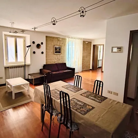 Apartment Balcone